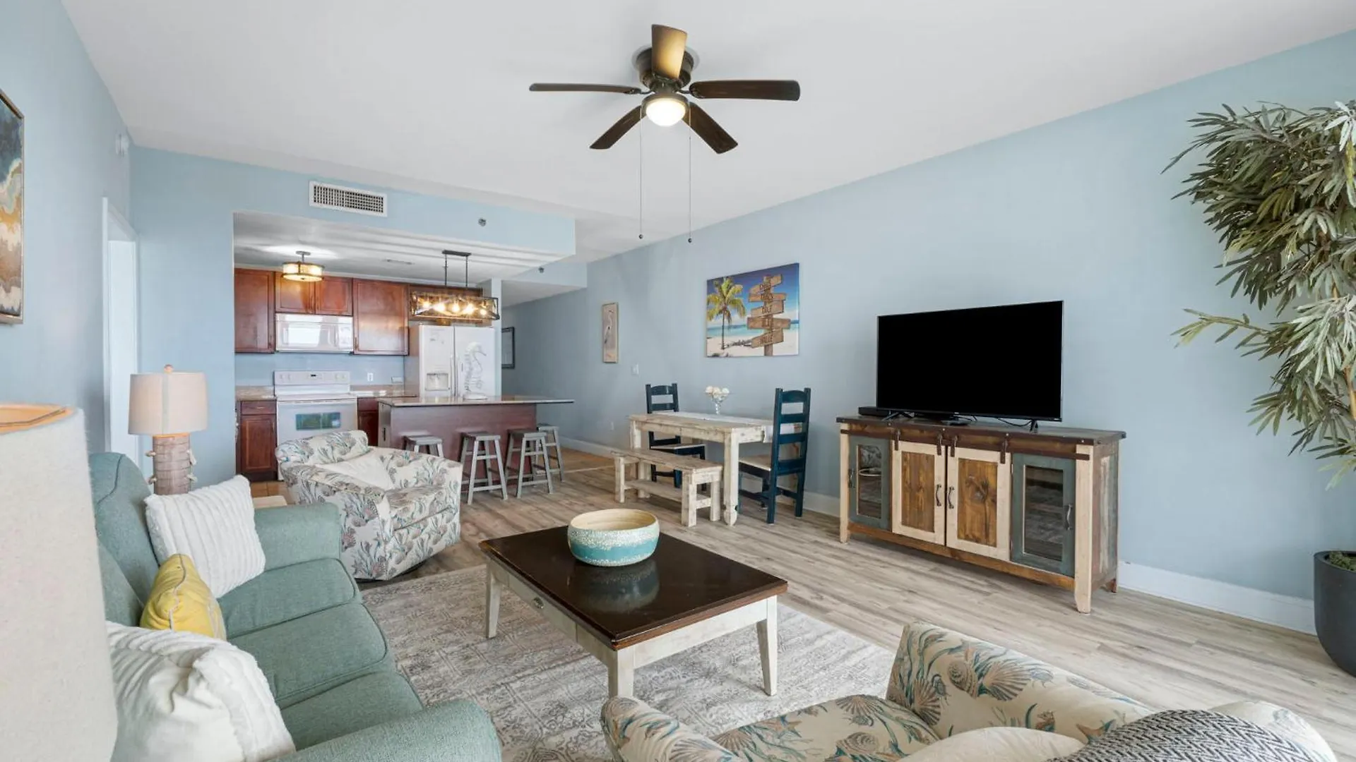 The Happy Place At Laketown Wharf #1324 By Nautical Properties Panama City Beach