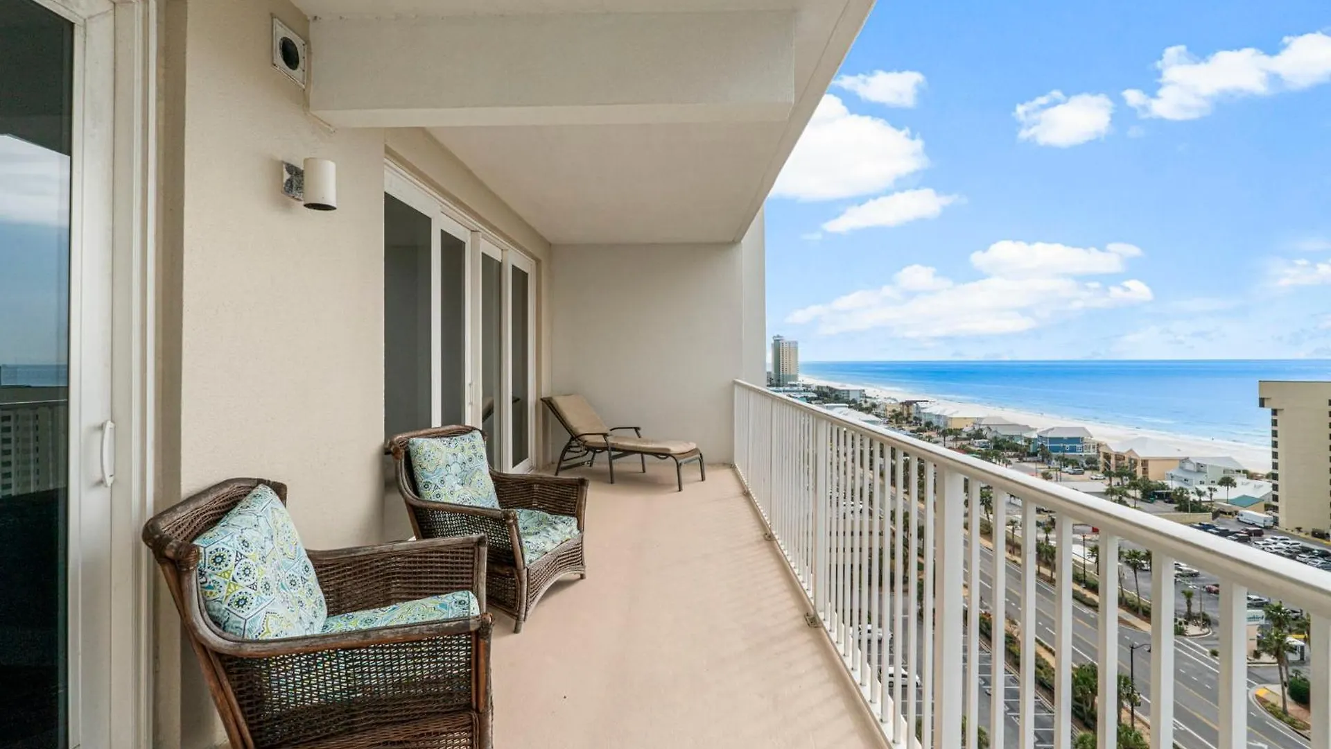 The Happy Place At Laketown Wharf #1324 By Nautical Properties Panama City Beach United States