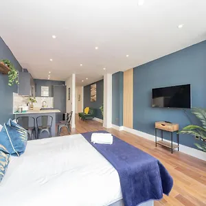 https://2cq_morden-studio-flat-moments-away-from-brighton-seafront.brighton-hotels-england.com