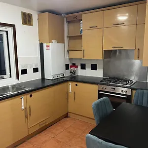 https://cosy-2-bedroom-flat.cambridgehotelsuk.com