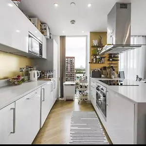 https://ontario-point-flat-double-room.cambridgehotelsuk.com